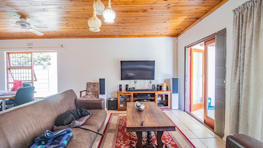 3 Bedroom Property for Sale in Middedorp Western Cape